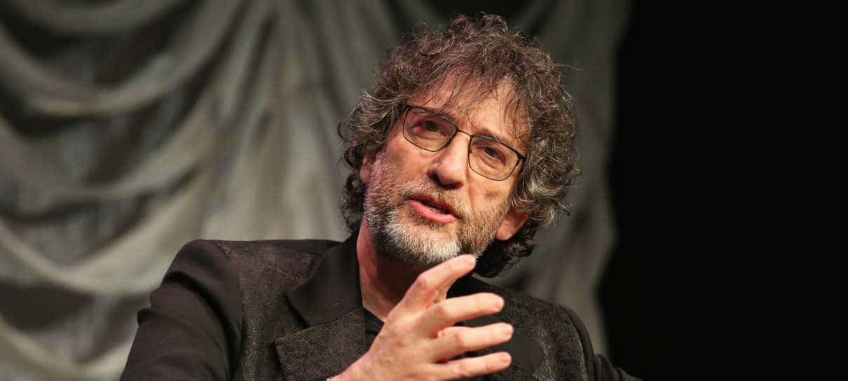 Neil Gaiman relembra passagem pelo Brasil em painel da CCXP 2020