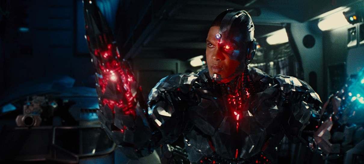 Ciborgue deve ser cortado de The Flash e roteiro será reescrito, diz site