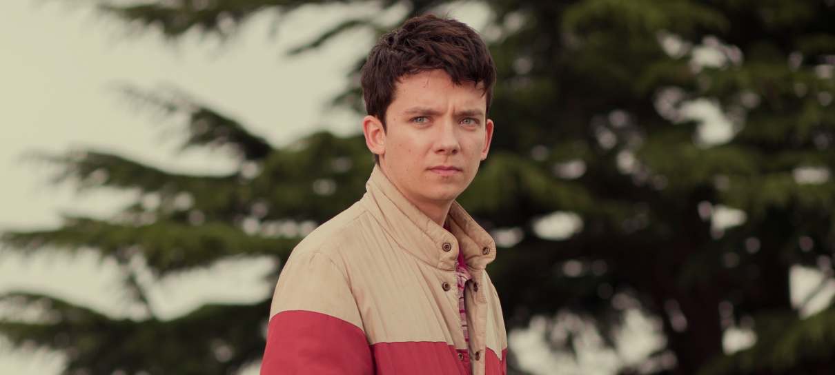 Sex Education | Nova temporada terá salto temporal e bigode falso, conta Asa Butterfield