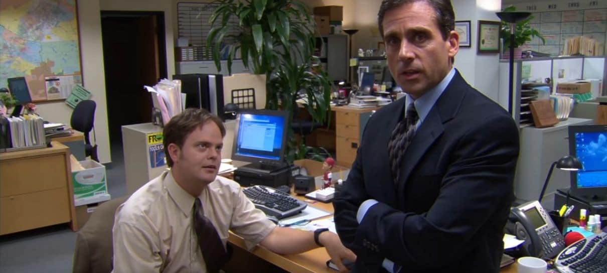 The Office | Steve Carell e Rainn Wilson fazem tour pelo escritório da série