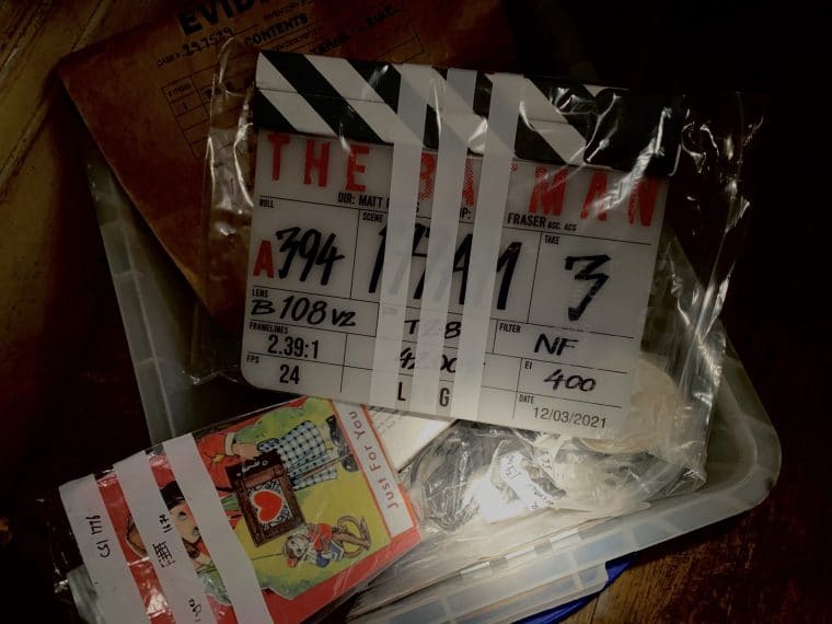 Foto do diretor Matt Reeves mostra claquete e outros itens do longa