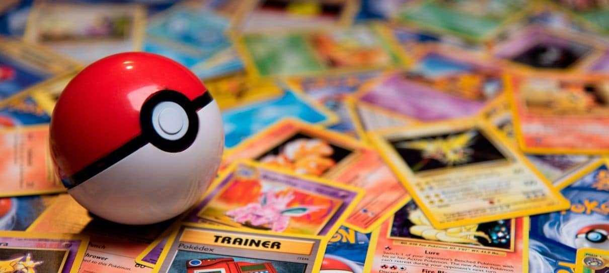 Homem é preso após escalar prédio para roubar cartas de Pokémon e Yu-Gi-Oh!