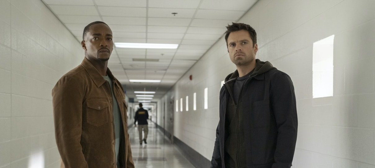 Ator de Falcão e o Soldado Invernal compara novo personagem com o Capitão América