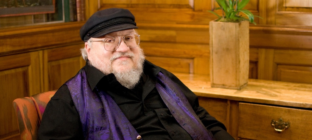 George R. R. Martin já tomou a primeira dose da vacina contra a COVID-19