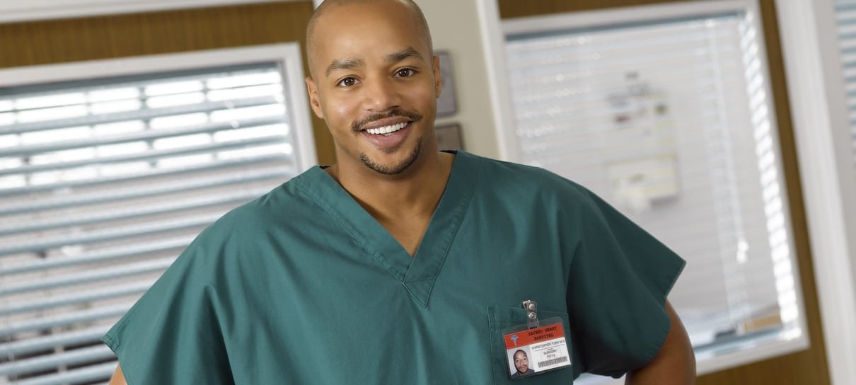 Série de As Meninas Superpoderosas escala Donald Faison, de Scrubs, como professor Utônio