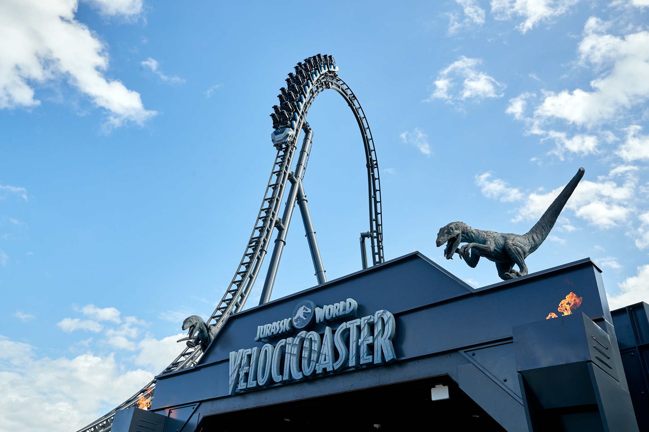 20-47050
Publicity P791
COASTER ON TRACK
Jurassic World JW
Jurassic Park JP
IOA Islands of Adventure