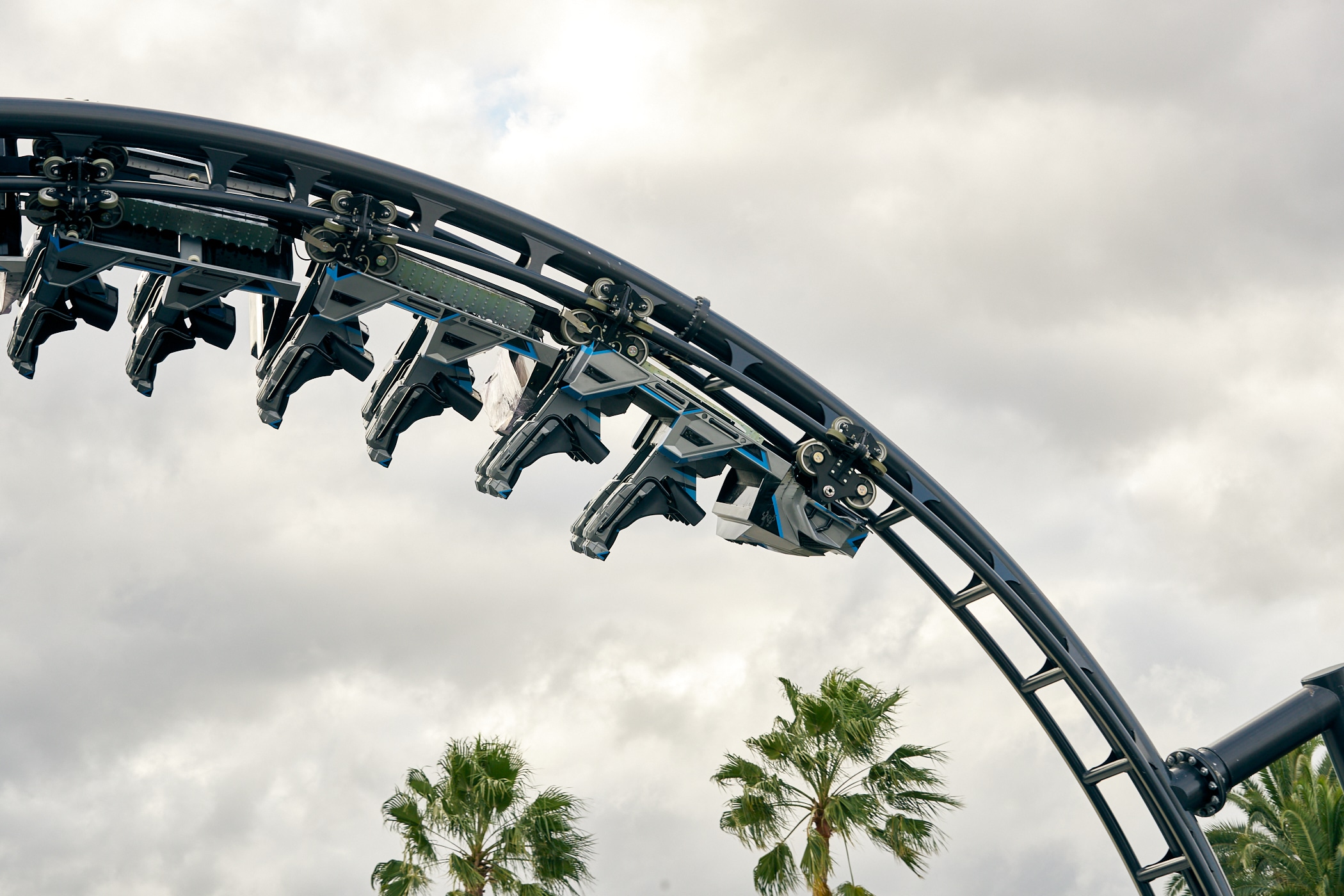 20-47050 P 791
Behind the Scenes
Raptor’s in holding cell
Echo and Delta
Vehicle moving on track
IOA
JP
Jurassic World