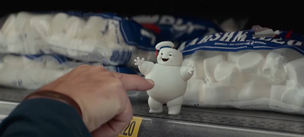 Bill Murray conhece os novos personagens de Ghostbusters – Mais Além em vídeo fofo