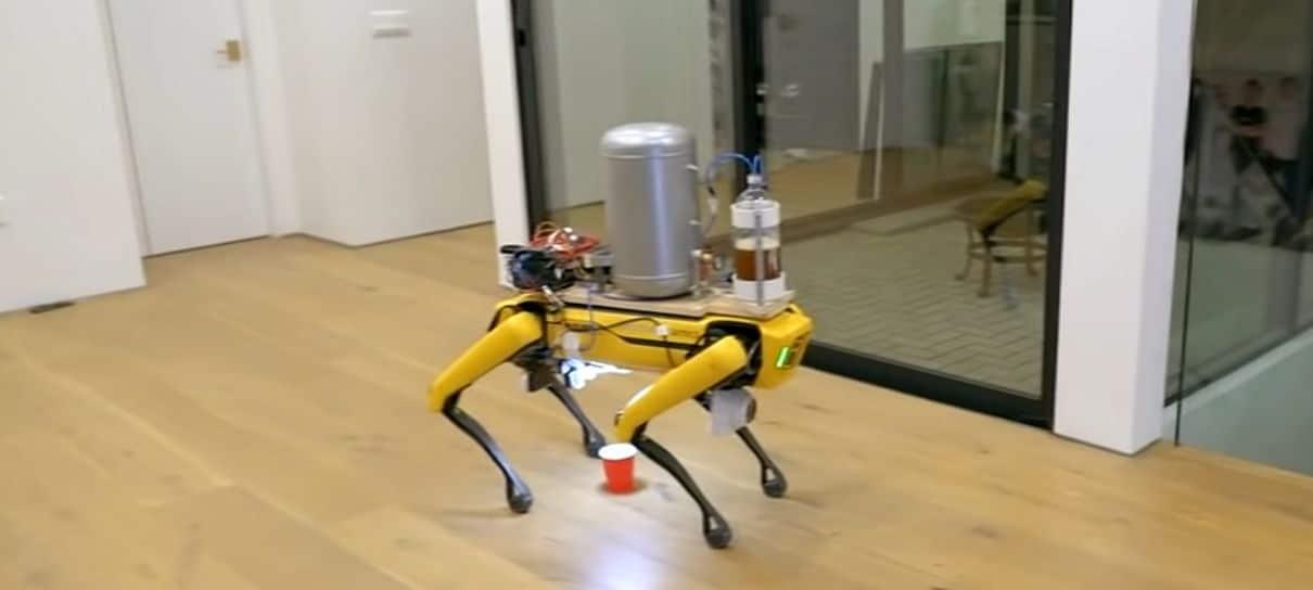 Robô da Boston Dynamics pode servir cerveja de uma maneira diferenciada