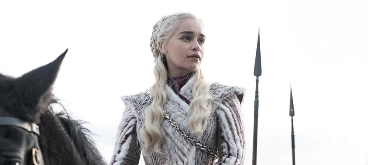 Confirmada em Invasão Secreta, Emilia Clarke celebra "alto pedigree" da Marvel