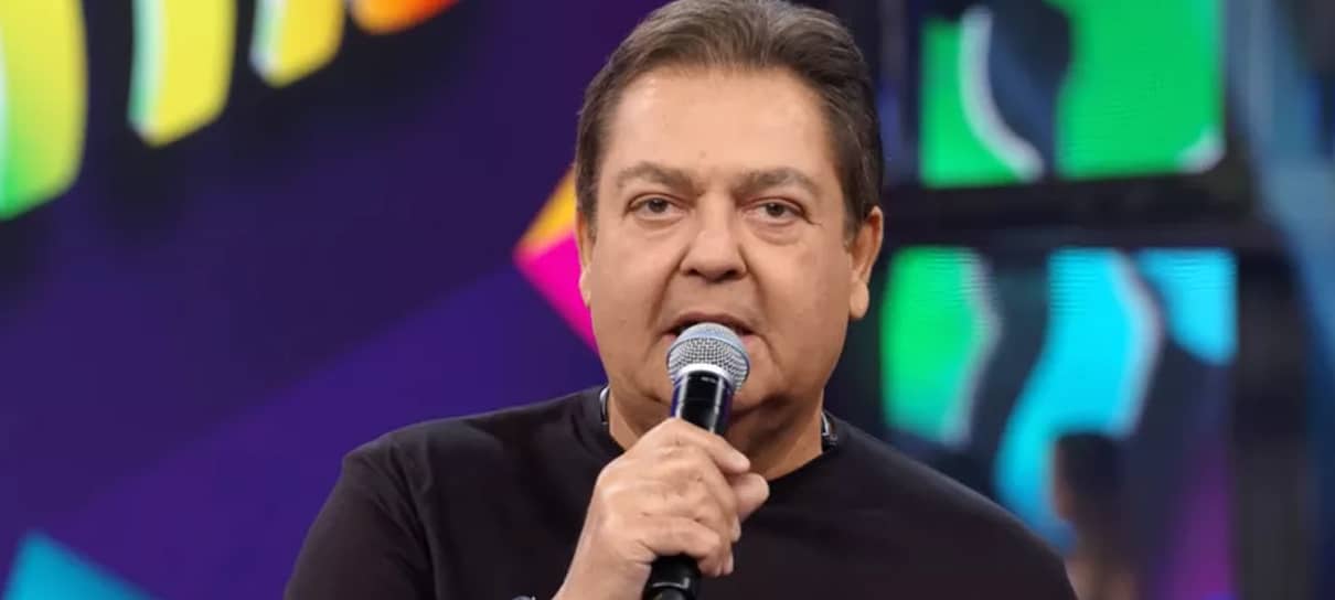 Faustão deixa Globo após 32 anos e programa dominical será apresentado por Tiago Leifert