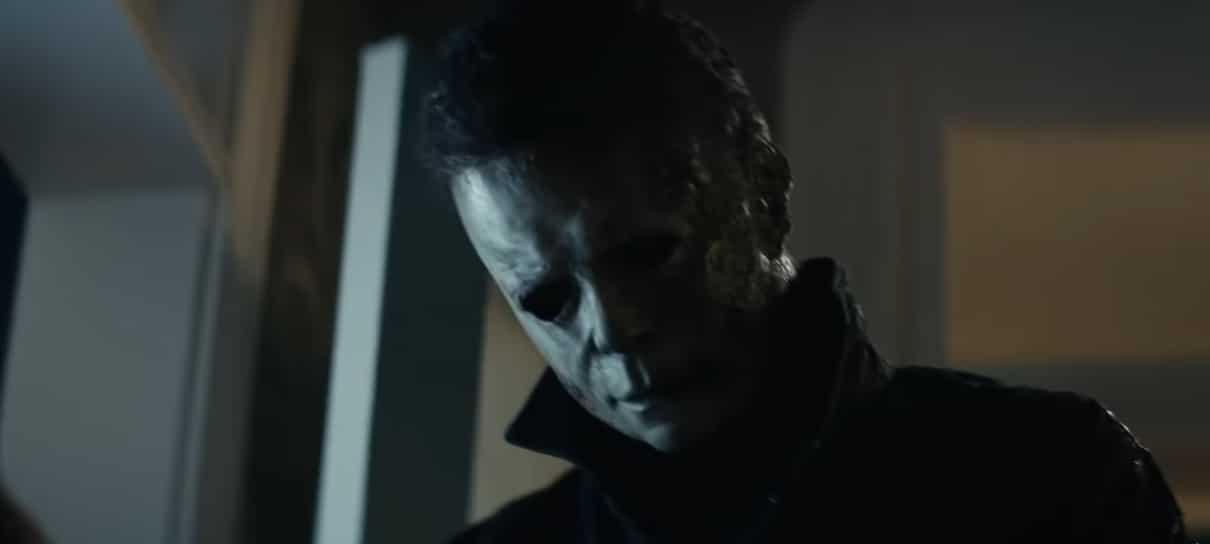 Cidade se une para caçar Michael Myers no trailer de Halloween Kills: O Terror Continua