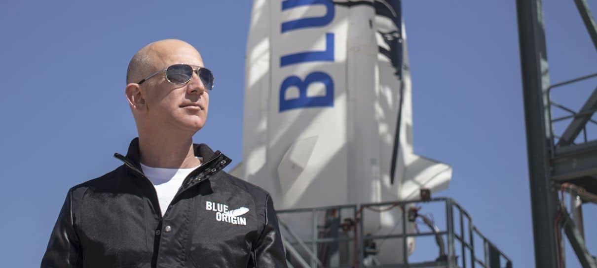 Jeff Bezos vai para o espaço em foguete da própria empresa