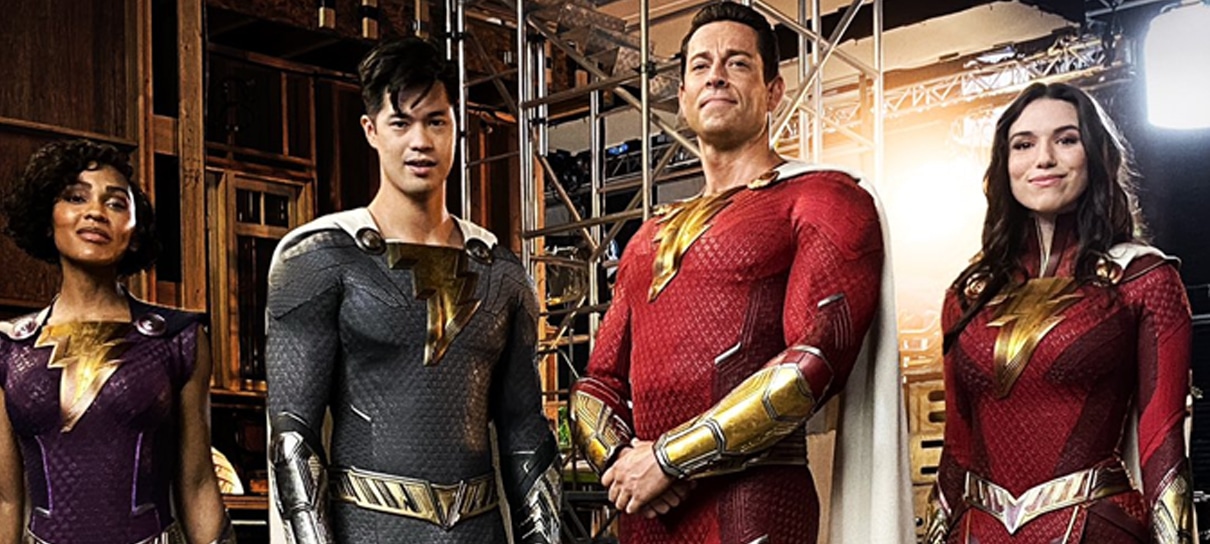 Família Shazam! aparece de uniforme em foto publicada pelo diretor do filme
