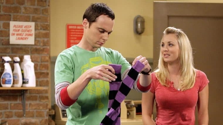Fãs de The Big Bang Theory relembram cena icônica sempre que encontram Kaley Cuoco