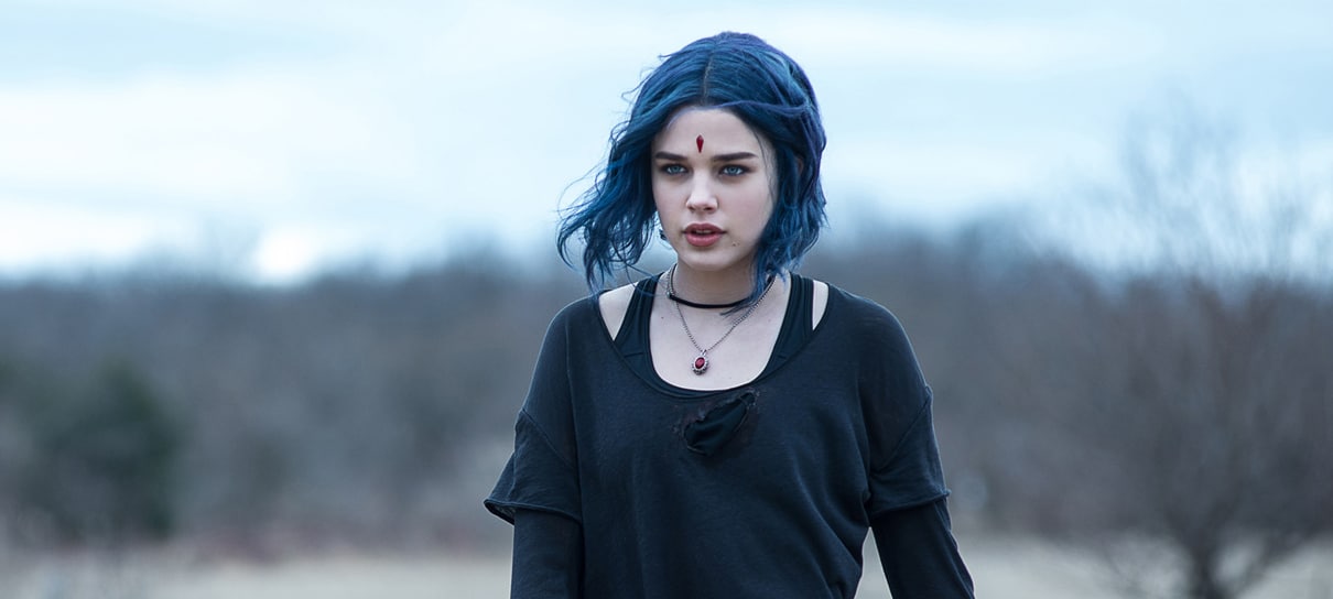 Foto dos bastidores de Titãs indica novo visual para Ravena na 3ª temporada