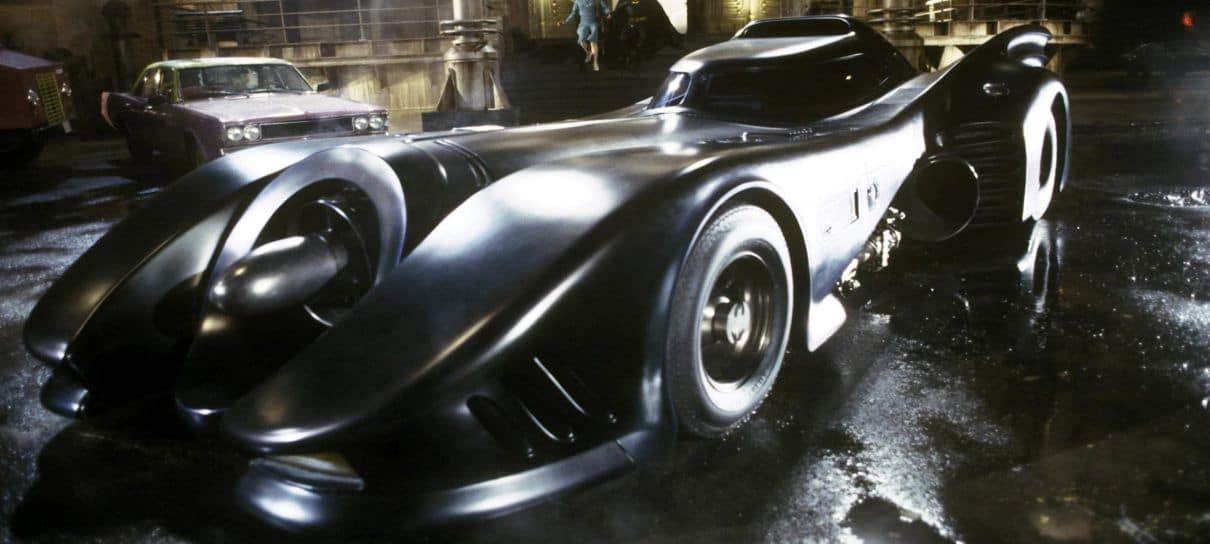 Fotos dos bastidores de The Flash mostram retorno do batmóvel de Michael Keaton