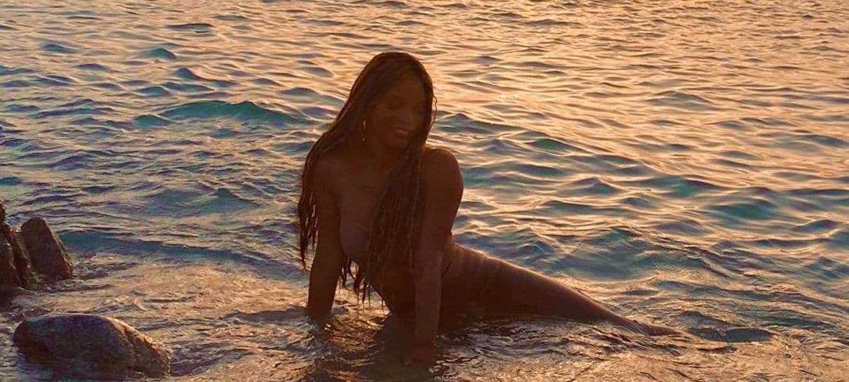 Halle Bailey comemora o fim das filmagens do live-action de A Pequena Sereia