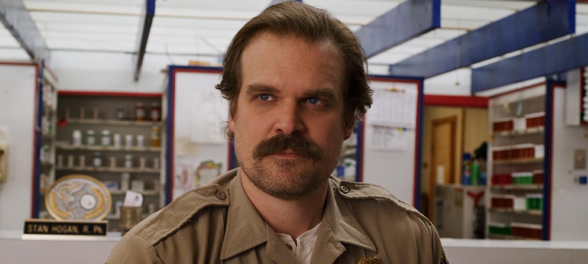 David Harbour indica que Stranger Things terá quinta temporada