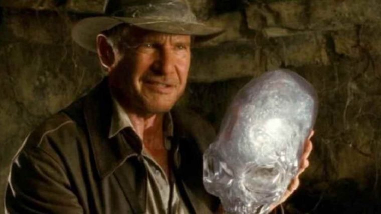 Steven Spielberg chamou M. Night Shyamalan para escrever o roteiro de Indiana Jones 4