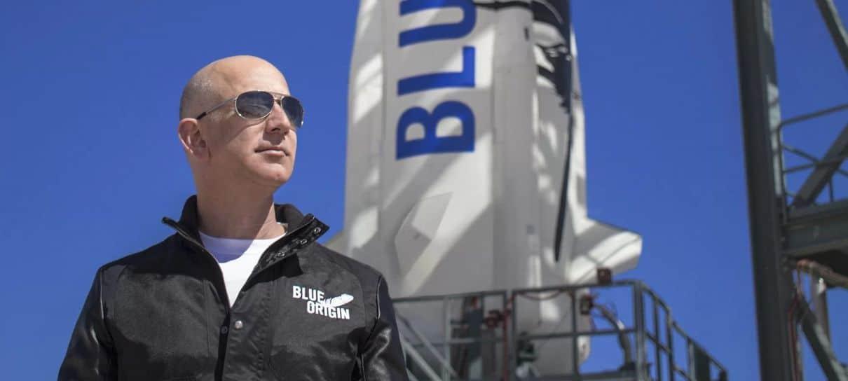 Jeff Bezos vai para o espaço em foguete da Blue Origin; assista aqui
