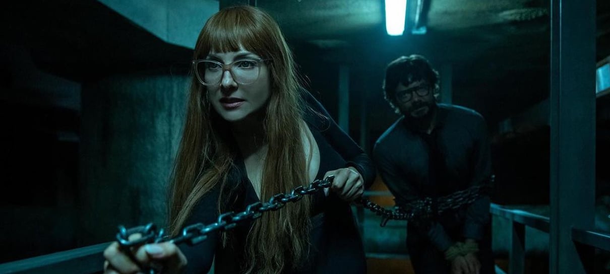 Inspetora Sierra acorrenta Professor em nova foto de La Casa de Papel