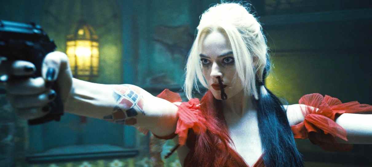 Margot Robbie fala sobre as roupas da Arlequina em Esquadrão Suicida