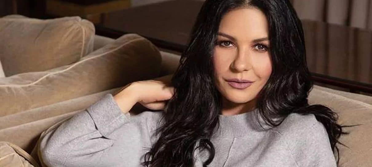 Catherine Zeta-Jones será Morticia em série da Wandinha, de A Família Addams