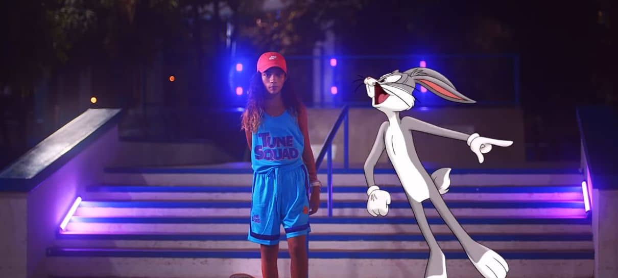 Rayssa Leal se encontra com Pernalonga em vídeo promocional de Space Jam: Um Novo Legado