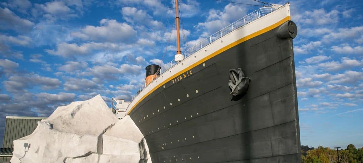 Acidente com iceberg no Museu do Titanic deixa três feridos