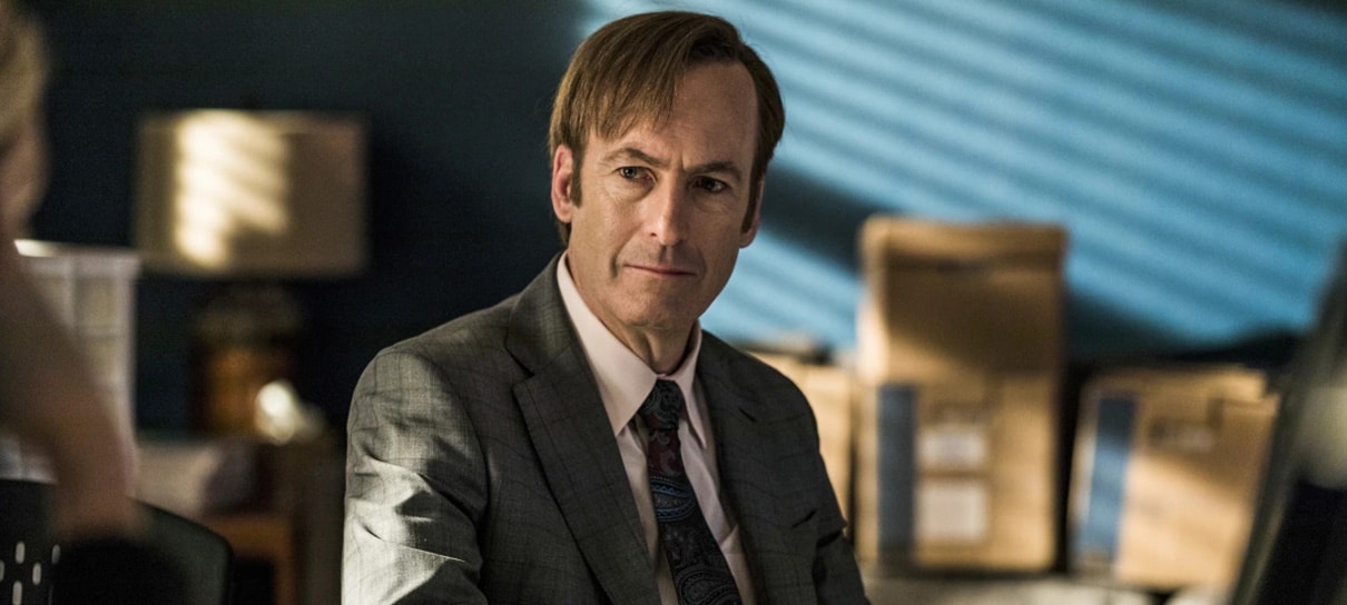 Bob Odenkirk celebra volta ao set de Better Call Saul