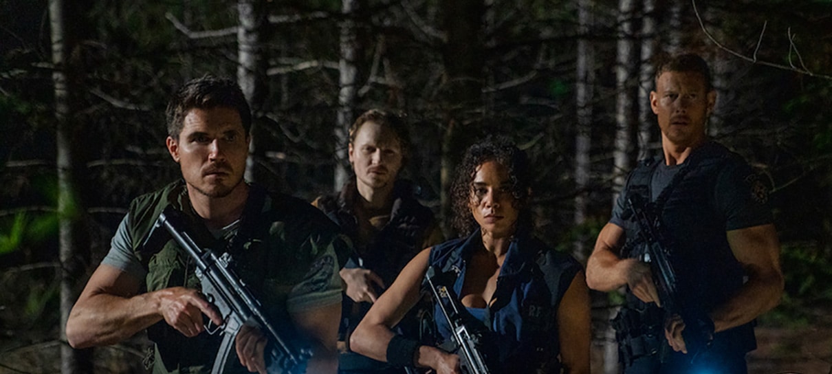 Nova foto de Resident Evil: Bem-Vindo a Raccoon City reúne Chris, Brad, Jill e Wesker