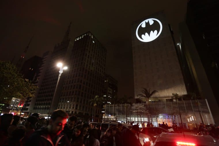 Bat Sinal ligado em São Paulo (Divulgação)