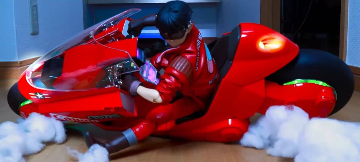 Animador recria cena icônica de Akira em stop motion