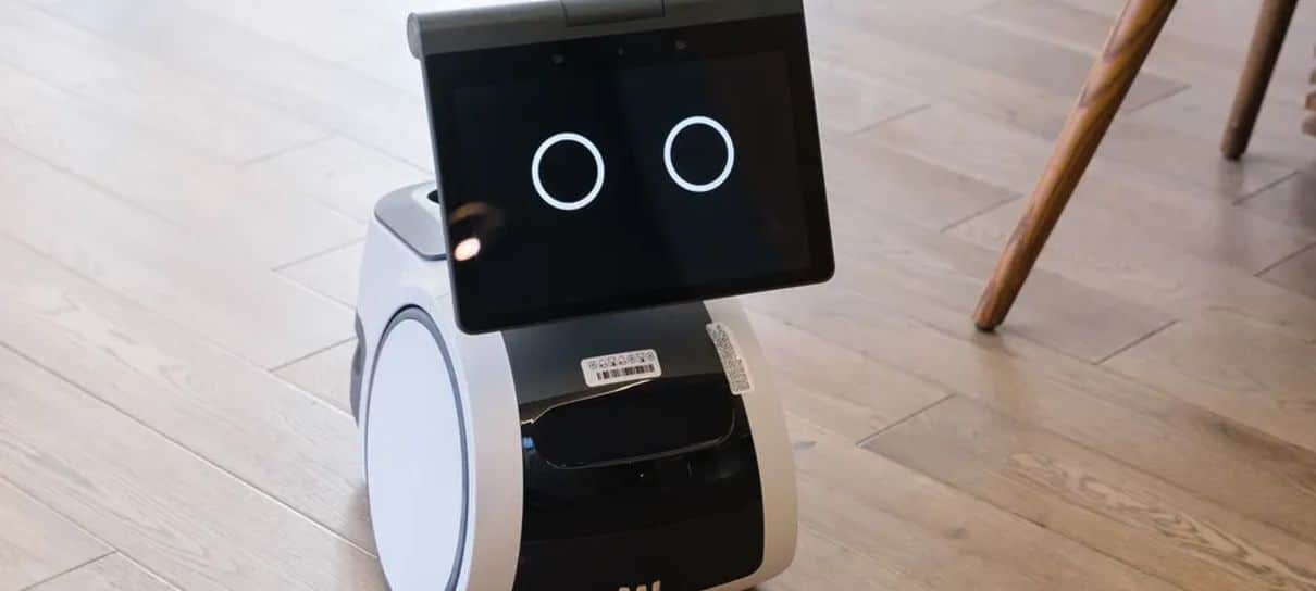 Astro é um robô da Amazon que vigia a casa e faz pequenas tarefas