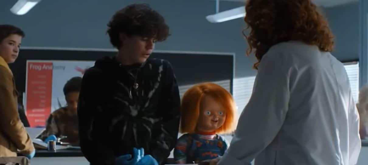 Brinquedo Assassino disseca sapo em cena da série Chucky; veja