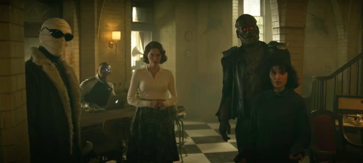 Nova temporada de Doom Patrol ganha trailer insano com viagem no tempo e novos inimigos