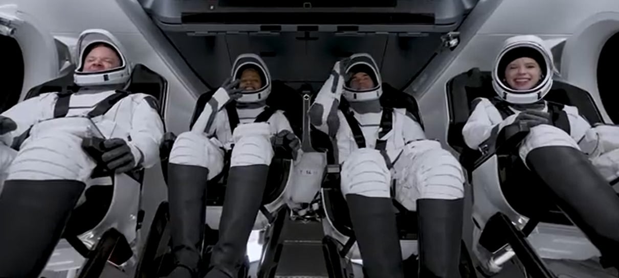 Missão da SpaceX tripulada totalmente por civis é lançada com sucesso