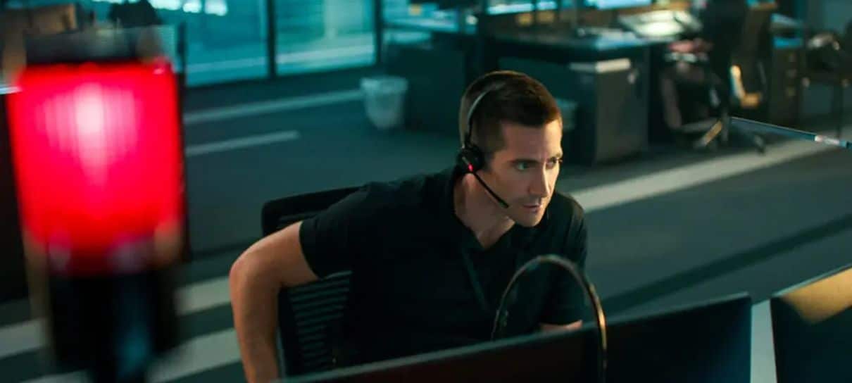 Jake Gyllenhaal tenta salvar uma vítima de sequestro em trailer de O Culpado