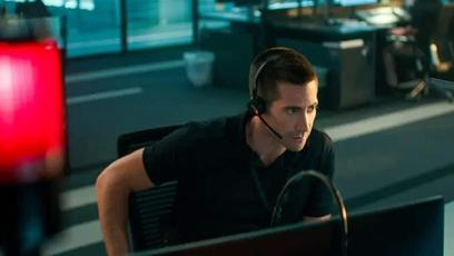 Jake Gyllenhaal tenta salvar uma vítima de sequestro em trailer de O Culpado