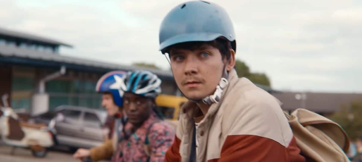 Trailer da temporada 3 de Sex Education destaca conflitos e bigodinho de Otis