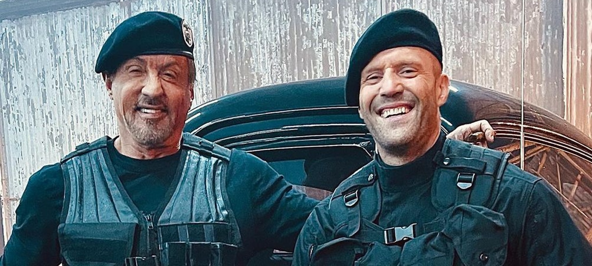 Sylvester Stallone e Jason Statham se divertem nos bastidores de Os Mercenários 4