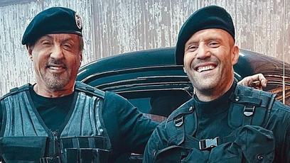 Sylvester Stallone e Jason Statham se divertem nos bastidores de Os Mercenários 4
