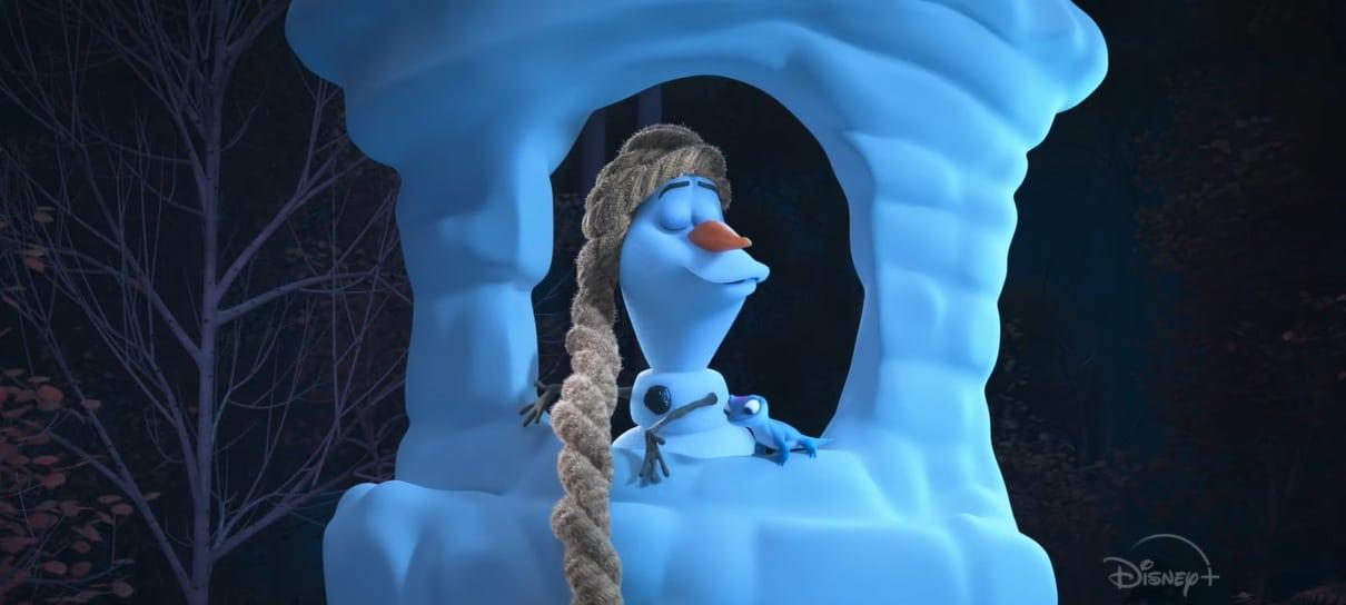 Olaf encena clássicos da Disney como Rei Leão e Aladdin no trailer da nova série de Frozen