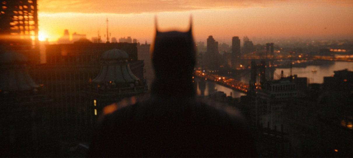Homem-Morcego encara Gotham em nova foto de Batman