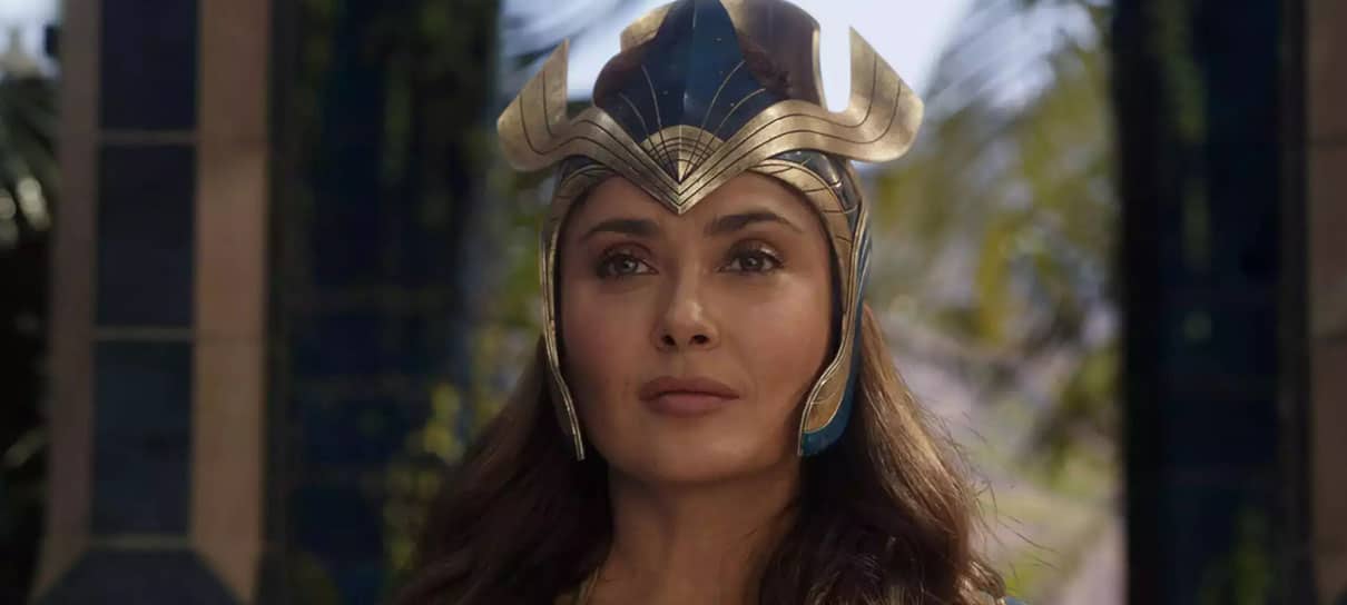 Salma Hayek revela que assinou contrato para vários filmes na Marvel