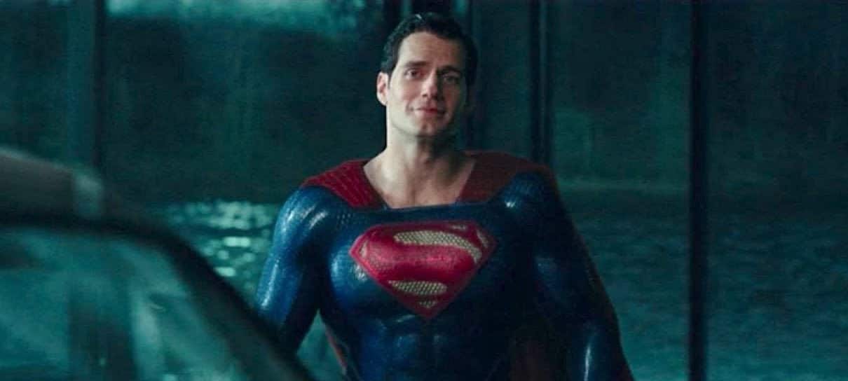 Henry Cavill diz que voltaria como Superman e celebra projeto com versão negra do herói