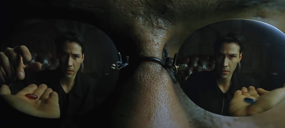 Astro de Matrix, Keanu Reeves escolhe entre pílula vermelha e azul
