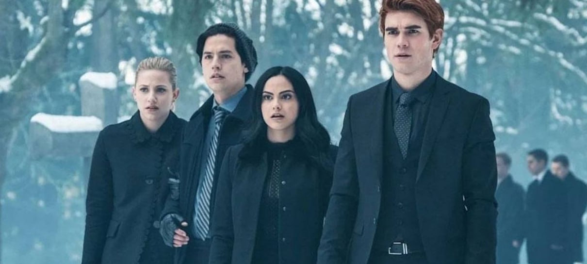 Morte chocante de Riverdale não será revertida no próximo episódio, diz showrunner