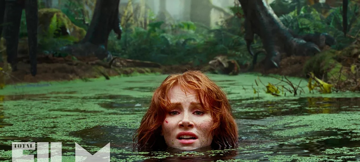 Bryce Dallas Howard foge de dinossauro em foto de Jurassic World: Domínio